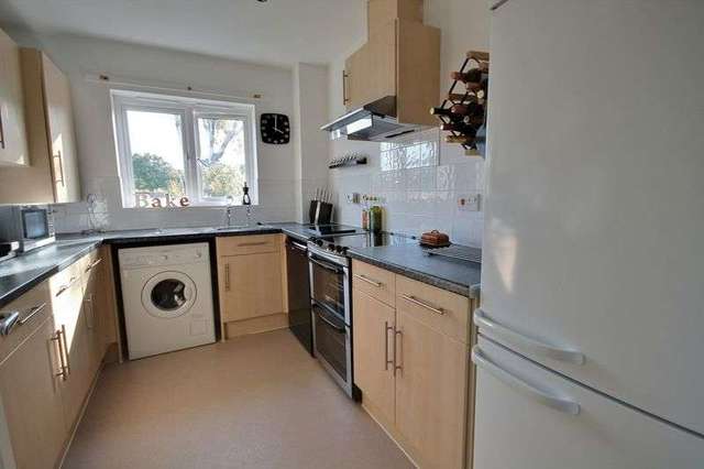  Image of 2 Bedroom Flat for sale at The Glade  Storrington, RH20 4GL