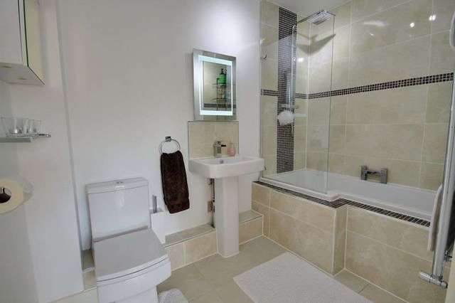  Image of 2 Bedroom Flat for sale at The Glade  Storrington, RH20 4GL