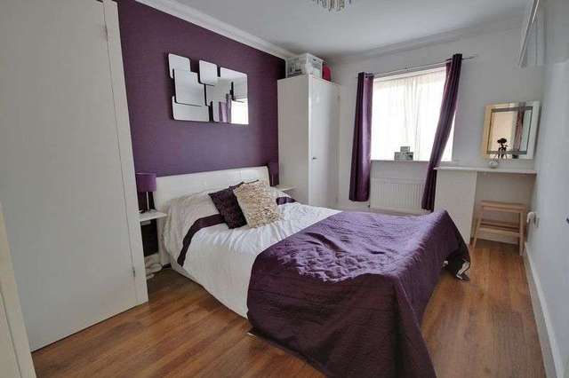  Image of 2 Bedroom Flat for sale at The Glade  Storrington, RH20 4GL