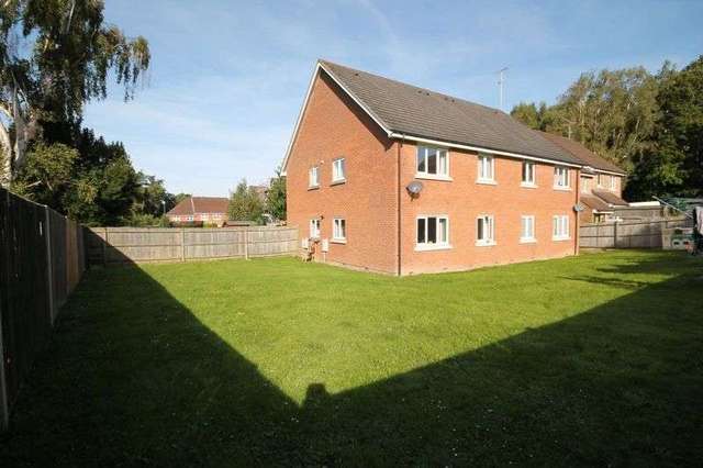  Image of 2 Bedroom Flat for sale at The Glade  Storrington, RH20 4GL