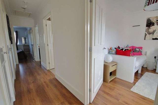 Image of 2 Bedroom Flat for sale at The Glade  Storrington, RH20 4GL