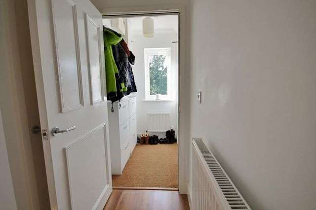  Image of 2 Bedroom Flat for sale at The Glade  Storrington, RH20 4GL