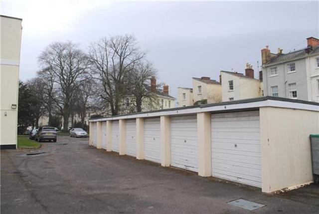  Image of 2 Bedroom Flat to rent at Gloucestershire, GL52 2PU
