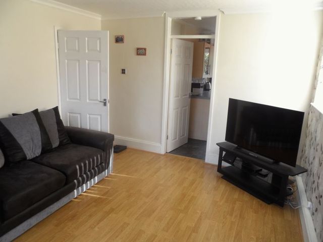  Image of 2 Bedroom Flat to rent at Unicorn Lane Eastern Green Coventry, CV5 7LL