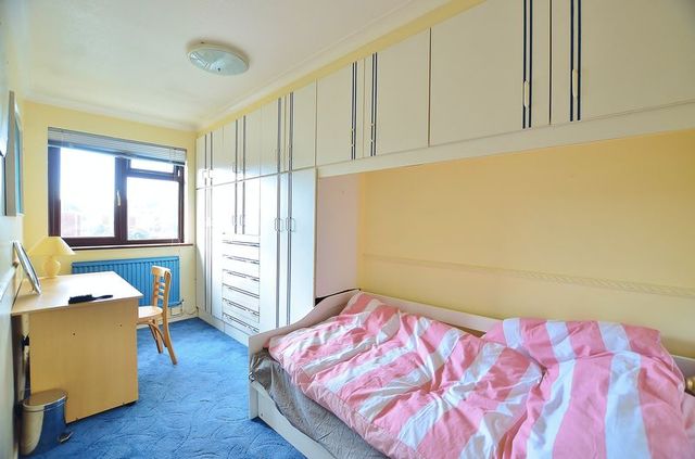  Image of 1 Bedroom Property to rent at Union Drive  London, E1 4PG
