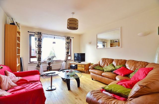  Image of 1 Bedroom Property to rent at Union Drive  London, E1 4PG