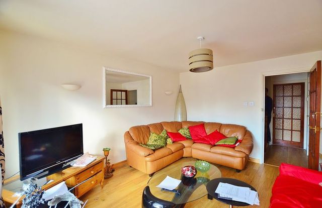  Image of 1 Bedroom Property to rent at Union Drive  London, E1 4PG