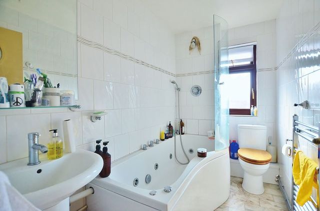  Image of 1 Bedroom Property to rent at Union Drive  London, E1 4PG