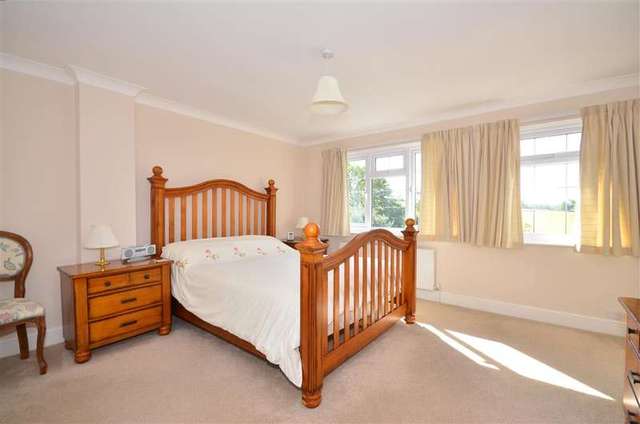  Image of 4 Bedroom Detached for sale at Shanklin Isle of Wight Shanklin, PO37 6QW