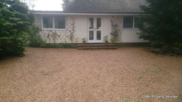  Image of 3 Bedroom Cottage to rent at Fulmer Lane  Gerrards Cross, SL9 7BL