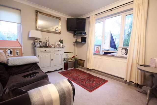  Image of 1 Bedroom Maisonette to rent at Surrey  Kingston Upon Thames, KT2 5SL