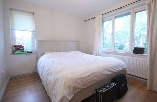  Image of 1 Bedroom Maisonette to rent at Surrey  Kingston Upon Thames, KT2 5SL