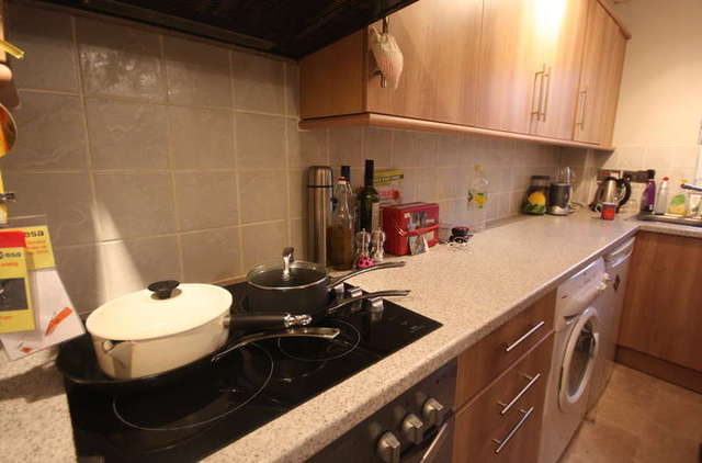 Image of 1 Bedroom Maisonette to rent at Surrey  Kingston Upon Thames, KT2 5SL