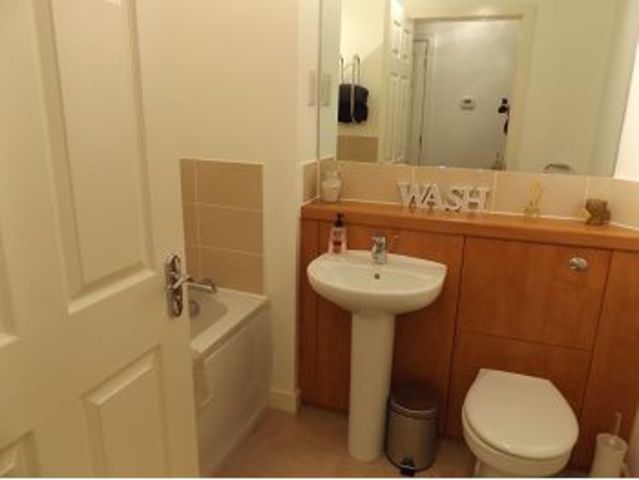  Image of 2 Bedroom Flat to rent at Duntocher West Dunbartonshire West Dunbartonshire, G81 6EG