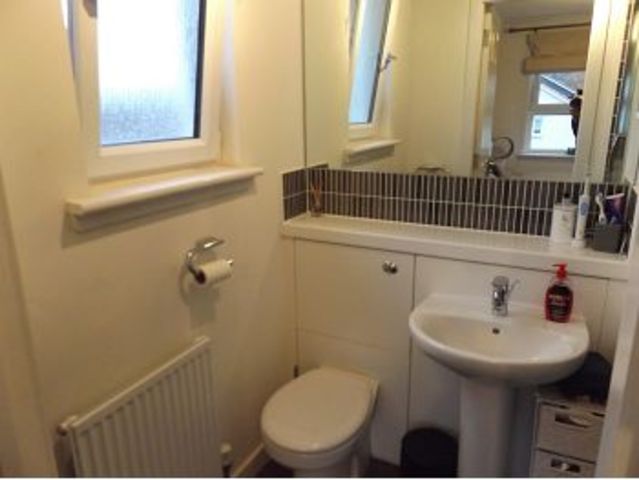  Image of 2 Bedroom Flat to rent at Duntocher West Dunbartonshire West Dunbartonshire, G81 6EG