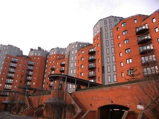  Image of 2 Bedroom Property to rent at London, E14 3ST
