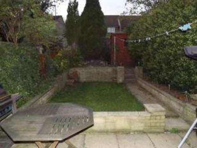  Image of 3 Bedroom Terraced for sale at Basingstoke Hampshire Kempshott, RG22 4NQ