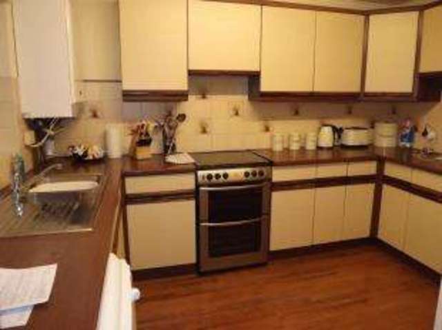  Image of 3 Bedroom Terraced for sale at Basingstoke Hampshire Kempshott, RG22 4NQ