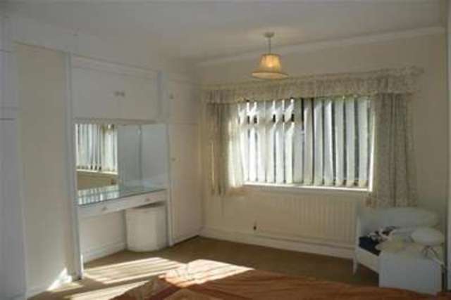  Image of 3 Bedroom Semi-Detached to rent at Doncaster, DN4 7HF