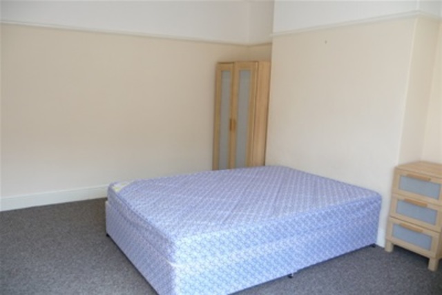  Image of 2 Bedroom Flat to rent at Newcastle upon Tyne, NE6 5SP