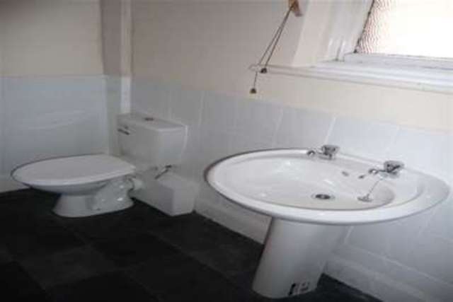  Image of 2 Bedroom Flat to rent at Newcastle upon Tyne, NE6 5SP
