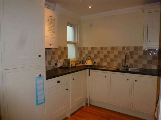  Image of 2 Bedroom Apartment for sale at Tonbridge Kent Tonbridge, TN9 1NW
