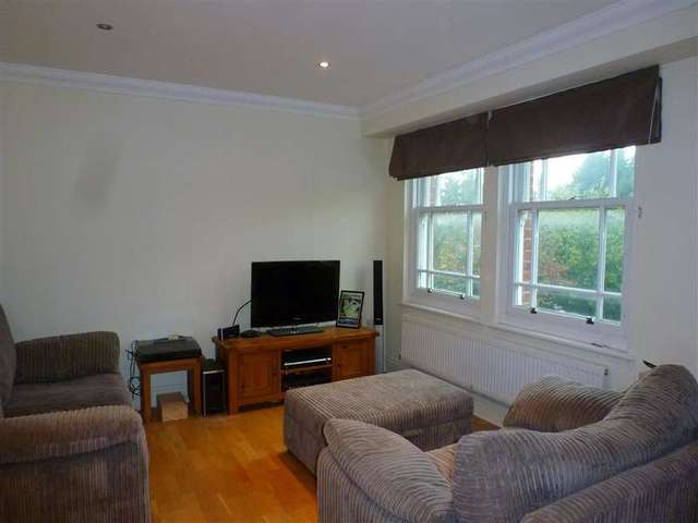  Image of 2 Bedroom Apartment for sale at Tonbridge Kent Tonbridge, TN9 1NW