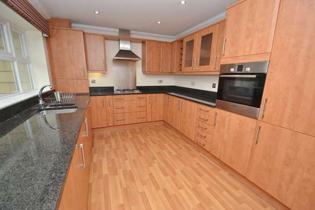  Image of 2 Bedroom Flat for sale at 48 Christchurch Road  Bournemouth, BH1 3BE