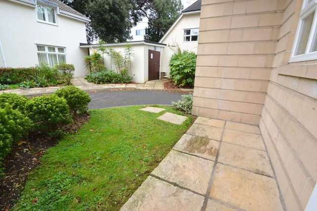 Image of 2 Bedroom Flat for sale at 48 Christchurch Road  Bournemouth, BH1 3BE