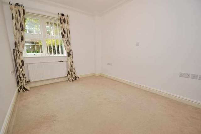  Image of 2 Bedroom Flat for sale at 48 Christchurch Road  Bournemouth, BH1 3BE