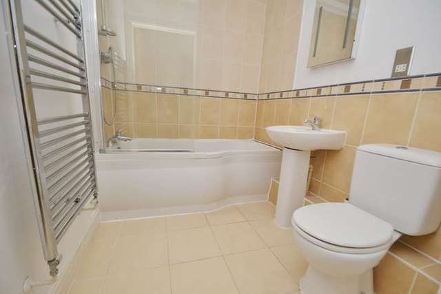  Image of 2 Bedroom Flat for sale at 48 Christchurch Road  Bournemouth, BH1 3BE