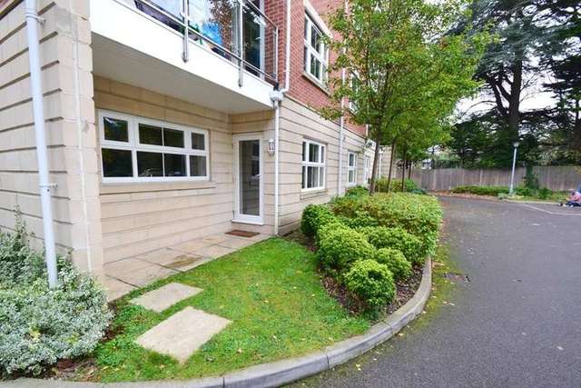  Image of 2 Bedroom Flat for sale at 48 Christchurch Road  Bournemouth, BH1 3BE