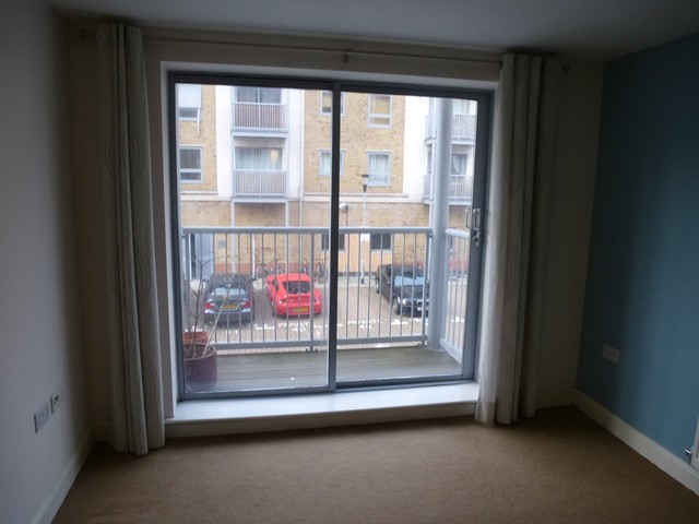  Image of 2 Bedroom Flat to rent at Coombe Way  Farnborough, GU14 7GB