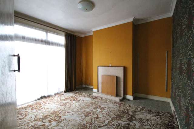  Image of 3 Bedroom Terraced for sale at Byron Avenue  New Malden, KT3 6EX
