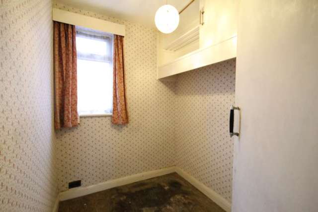  Image of 3 Bedroom Terraced for sale at Byron Avenue  New Malden, KT3 6EX