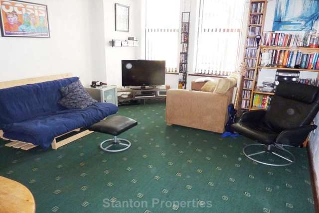  Image of 1 Bedroom Apartment to rent at Chatham Grove Withington Manchester, M20 1HS