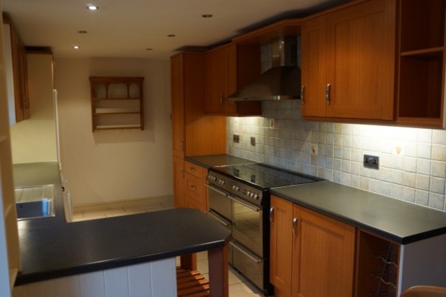  Image of 3 Bedroom Semi-Detached to rent at Chells Way  Stevenage, SG2 0LT