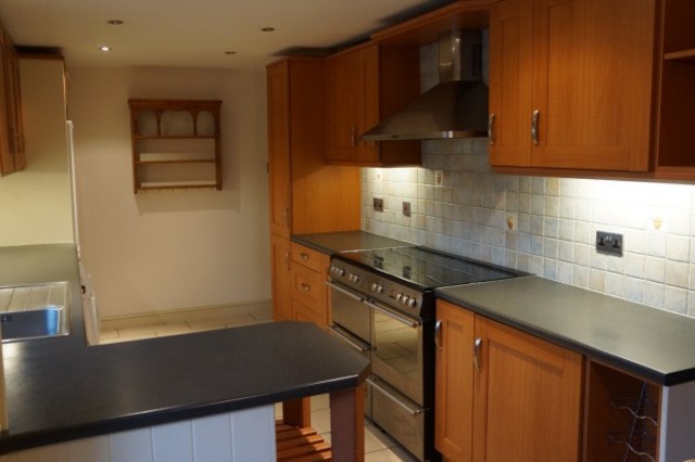  Image of 3 Bedroom Semi-Detached to rent at Chells Way  Stevenage, SG2 0LT