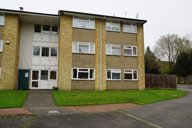  Image of 2 Bedroom Flat for sale at Royal Tunbridge Wells  Tunbridge Wells, TN2 5LL
