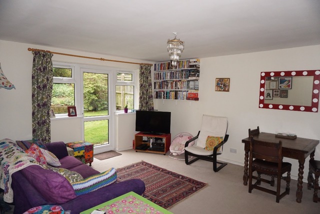  Image of 2 Bedroom Flat for sale at Royal Tunbridge Wells  Tunbridge Wells, TN2 5LL