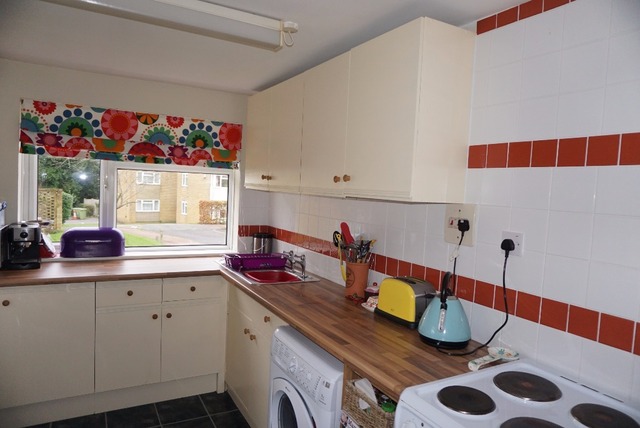  Image of 2 Bedroom Flat for sale at Royal Tunbridge Wells  Tunbridge Wells, TN2 5LL