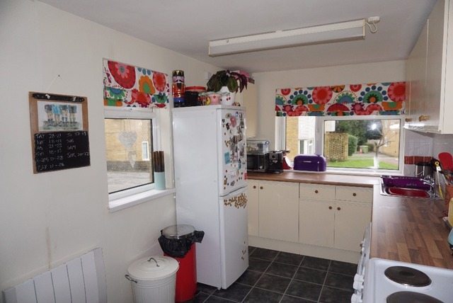  Image of 2 Bedroom Flat for sale at Royal Tunbridge Wells  Tunbridge Wells, TN2 5LL