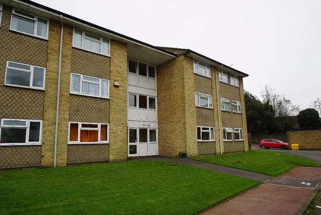  Image of 2 Bedroom Flat for sale at Royal Tunbridge Wells  Tunbridge Wells, TN2 5LL