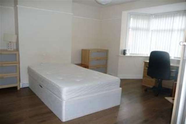  Image of 2 Bedroom Flat to rent at Newcastle upon Tyne, NE6 5QU
