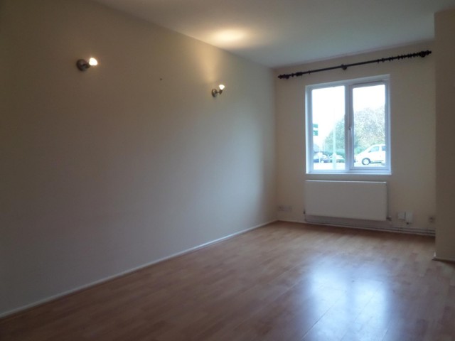  Image of 2 Bedroom Terraced to rent at Locks Heath  Southampton, SO31 6SN