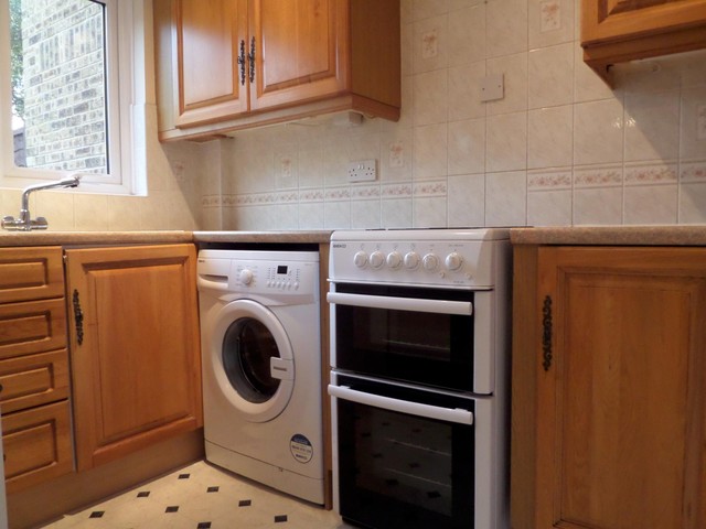  Image of 2 Bedroom Terraced to rent at Locks Heath  Southampton, SO31 6SN