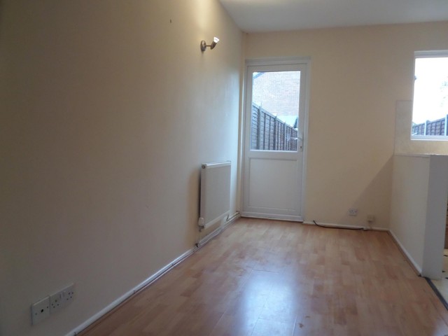  Image of 2 Bedroom Terraced to rent at Locks Heath  Southampton, SO31 6SN