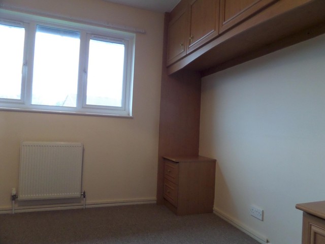  Image of 2 Bedroom Terraced to rent at Locks Heath  Southampton, SO31 6SN