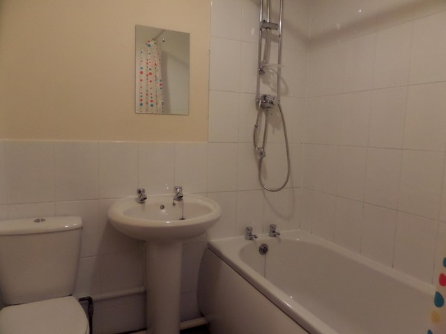  Image of 2 Bedroom Terraced to rent at Locks Heath  Southampton, SO31 6SN
