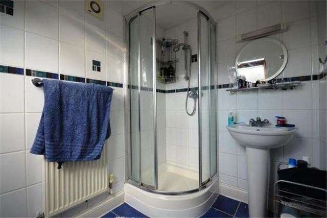  Image of 4 Bedroom Detached to rent at Cambridge  Cherry Hinton, CB1 8DY